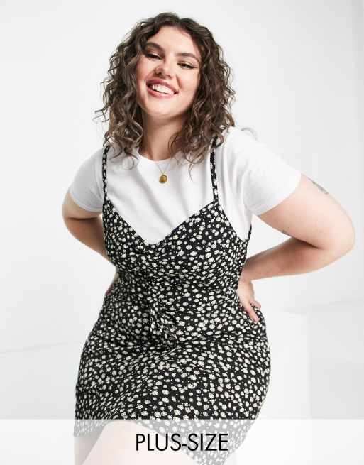 Wednesday's Girl Curve – Kurzes 2-in-1-Trägerkleid in Schwarz mit T-Shirt-Einsatz und Blümchenmuster