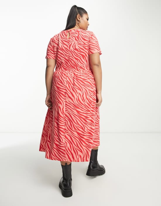 https://images.asos-media.com/products/wednesdays-girl-curve-relaxed-midi-smock-dress-in-pink-red-zebra/204340403-2?$n_550w$&wid=550&fit=constrain
