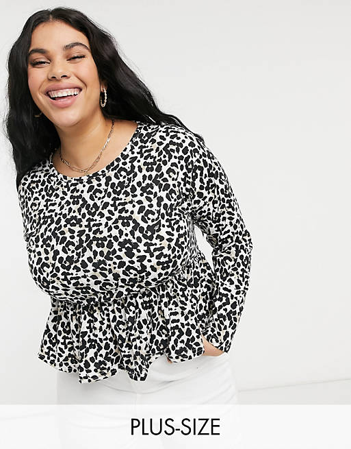 Wednesday's Girl Curve relaxed smock top with peplem hem in leopard print