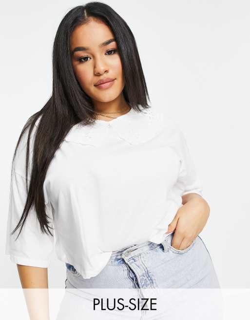 Wednesday's Girl Curve - T-shirt met broderiekraag