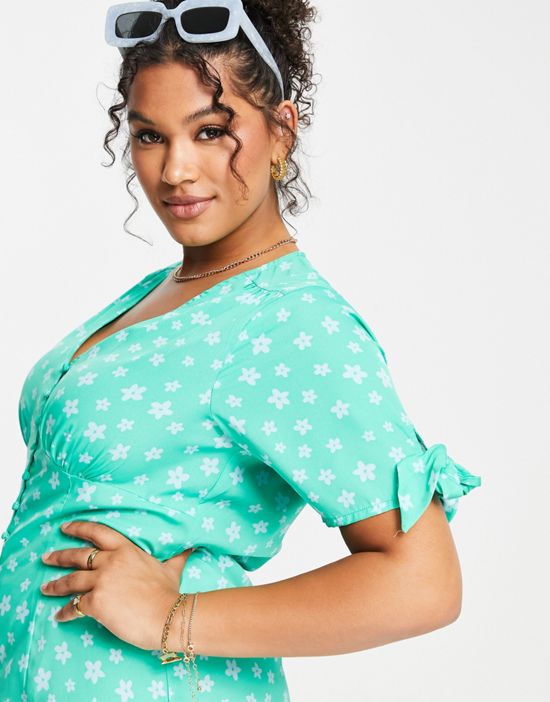 https://images.asos-media.com/products/wednesdays-girl-curve-v-neck-midi-tea-dress-in-green-floral/202510850-3?$n_550w$&wid=550&fit=constrain