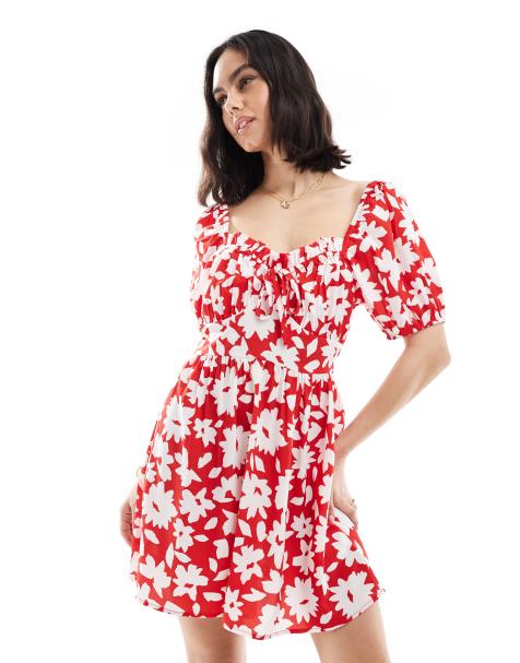 Wednesday's Girl – Czerwona sukienka mini z bufkami, w wyrazisty, kwiatowy wzór - view 1