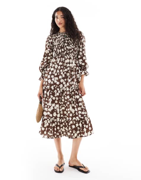 Wednesday's Girl ditsy floral shirred detail midaxi smock dress in brown - view 1