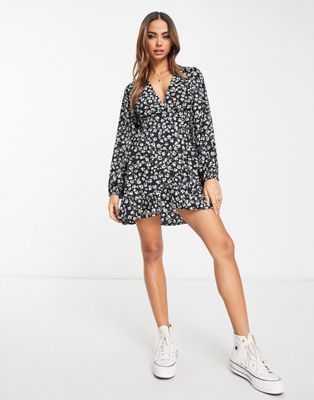Wednesday's Girl ditsy floral wrap detail mini dress in black