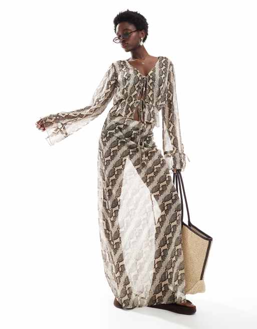 Wednesday's Girl - Doorschijnende strandrok met slangenprint in bruin, deel van co-ord set