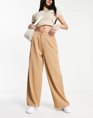 Wednesday's Girl - Elegante Nadelstreifenhose mit weitem Schnitt-Brown