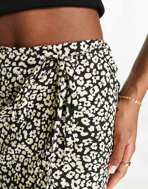 Leopard print 2024 wrap skirt asos