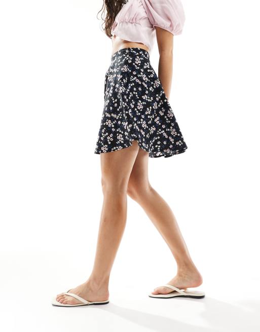 Floral mini skirt black best sale