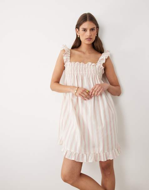 Wednesday's Girl - Gestreepte babydoll cami-jurk met ruches aan de mouwen in lichtroze - view 1