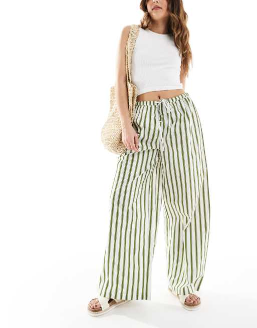Wednesday's Girl - Gestreepte broek met wijde pijpen in wit en groen