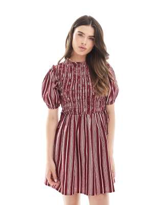 Wednesday's Girl - Gestreiftes Minikleid in Rot mit gesmoktem Detail