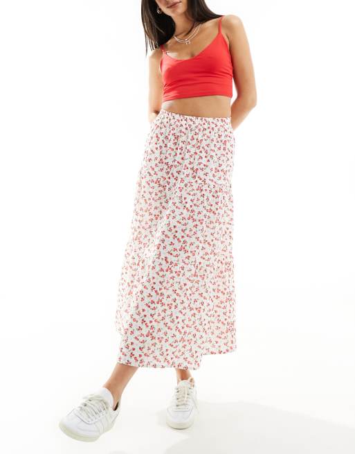 Wednesday's Girl – Gestufter Midirock in Weiß mit Blümchenmuster