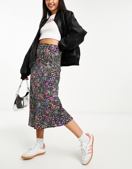 Wednesday's Girl - Gonna midi con taglio sbieco nera a fiori