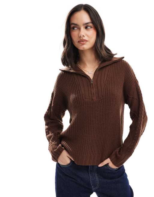Wednesday's Girl – Gruby kakaowobrązowy sweter z zapięciem na suwak pod szyją