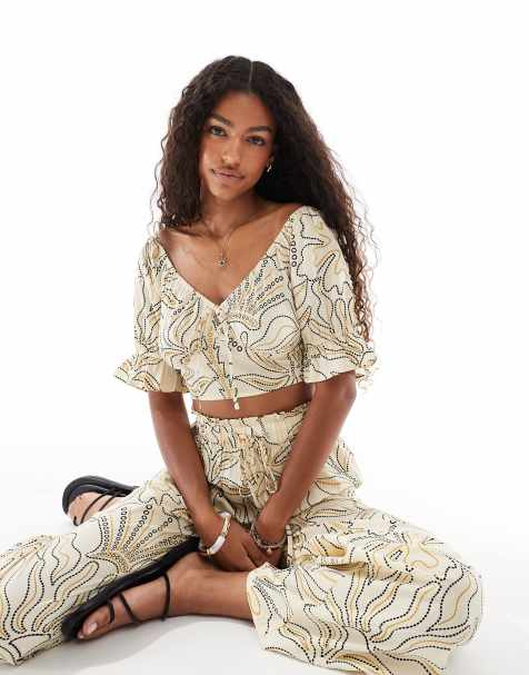 Wednesday's Girl - Gul cropped bluse med pufærmer og blomstermønster - view 1