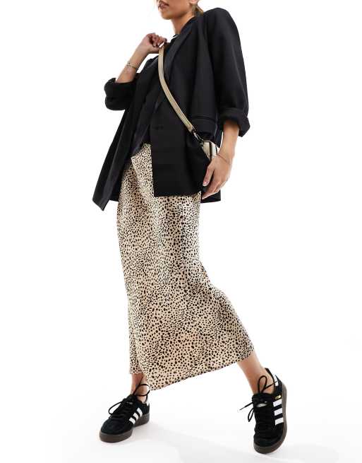 Wednesday's Girl - Guldfarvet og sort midaxi-nederdel i satin med leopardprikker