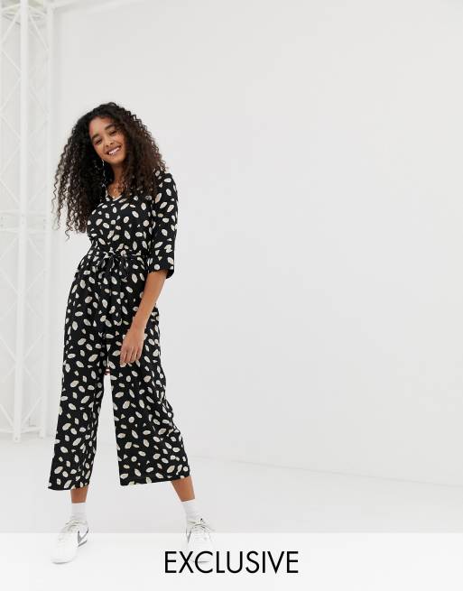 Wednesday's Girl - Jumpsuit met overslag aan de voorkant in abstracte print
