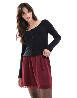 lace trim satin mini skirt in deep red