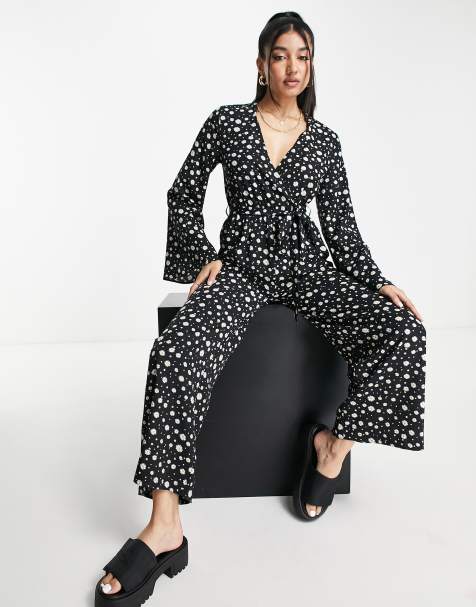Wednesday's Girl – Langärmliger Jumpsuit in Schwarz mit V-Ausschnitt, weitem Bein und Blümchenmuster - view 1