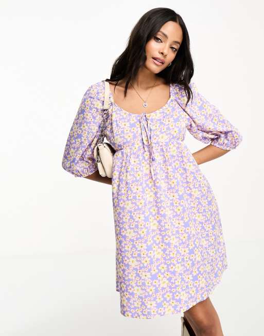 Wednesday's Girl – Liliowa sukienka mini z bufkami w kwiatowy wzór