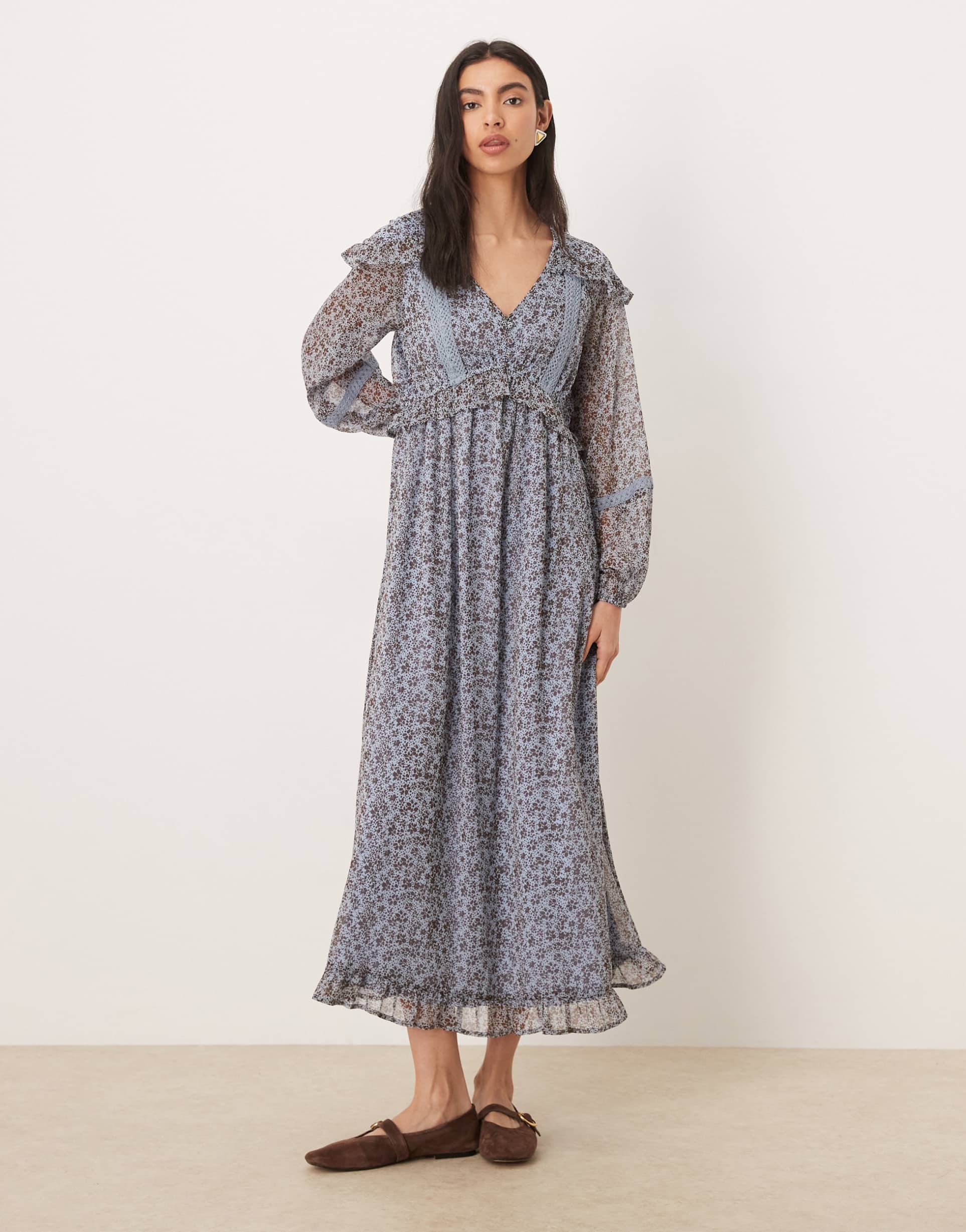 wednesday's girl long sleeve floaty floral print midaxi dress in blue brown