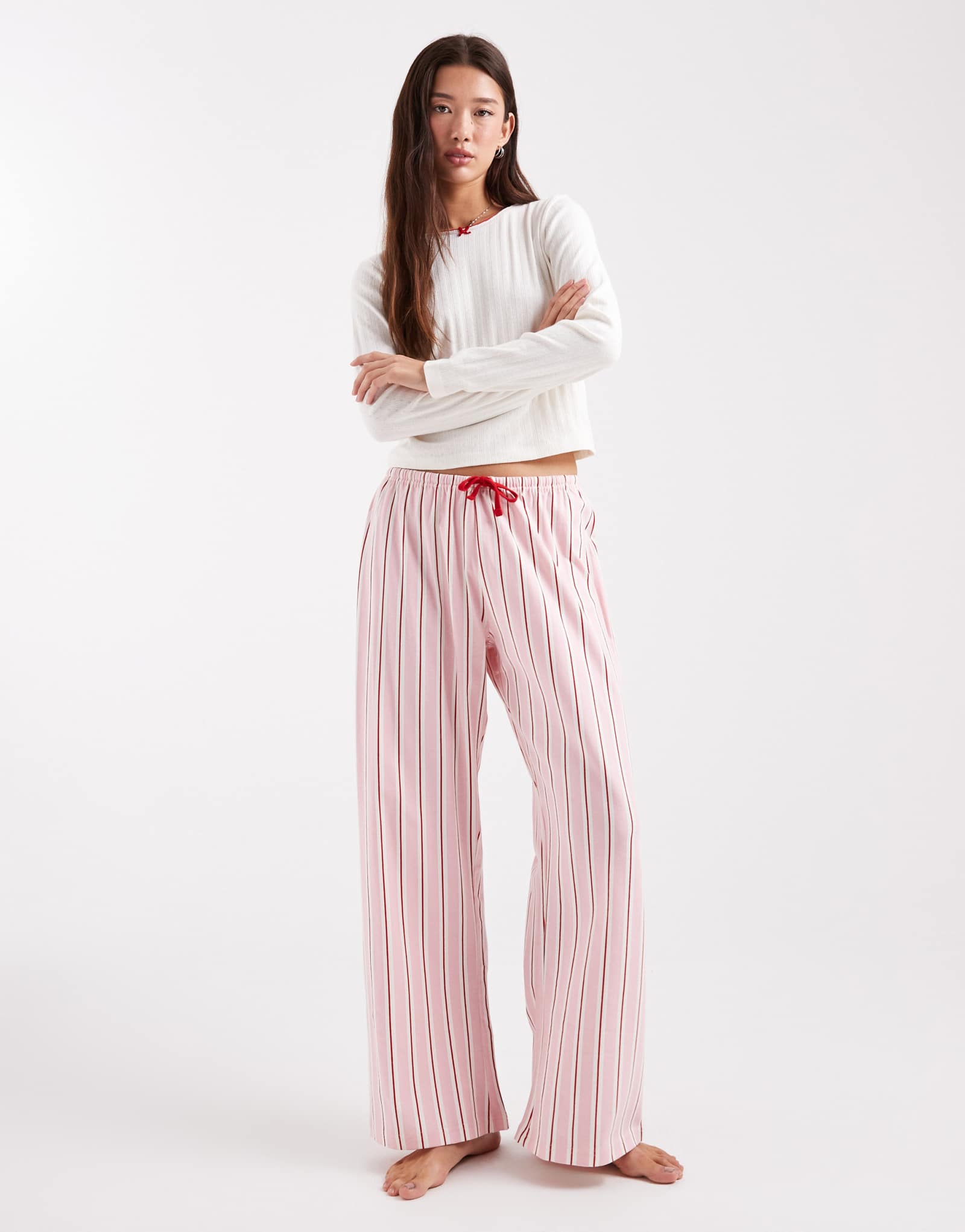 Пижамный комплект Wednesday's Girl с длинными рукавами в горошек и брюками в розовую полоску