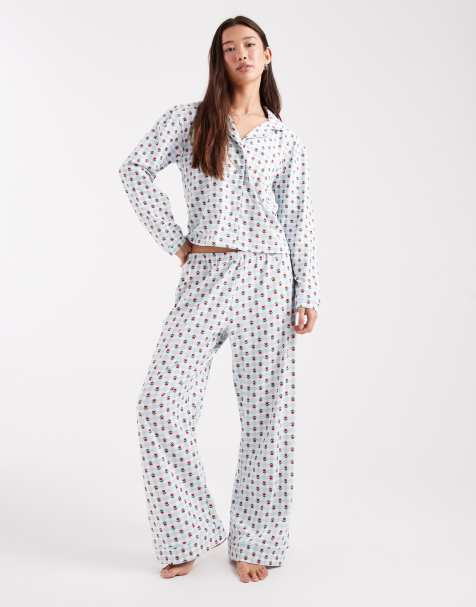 Wednesday's Girl long sleeve shirt and pants pyjama set in floral print - view 1