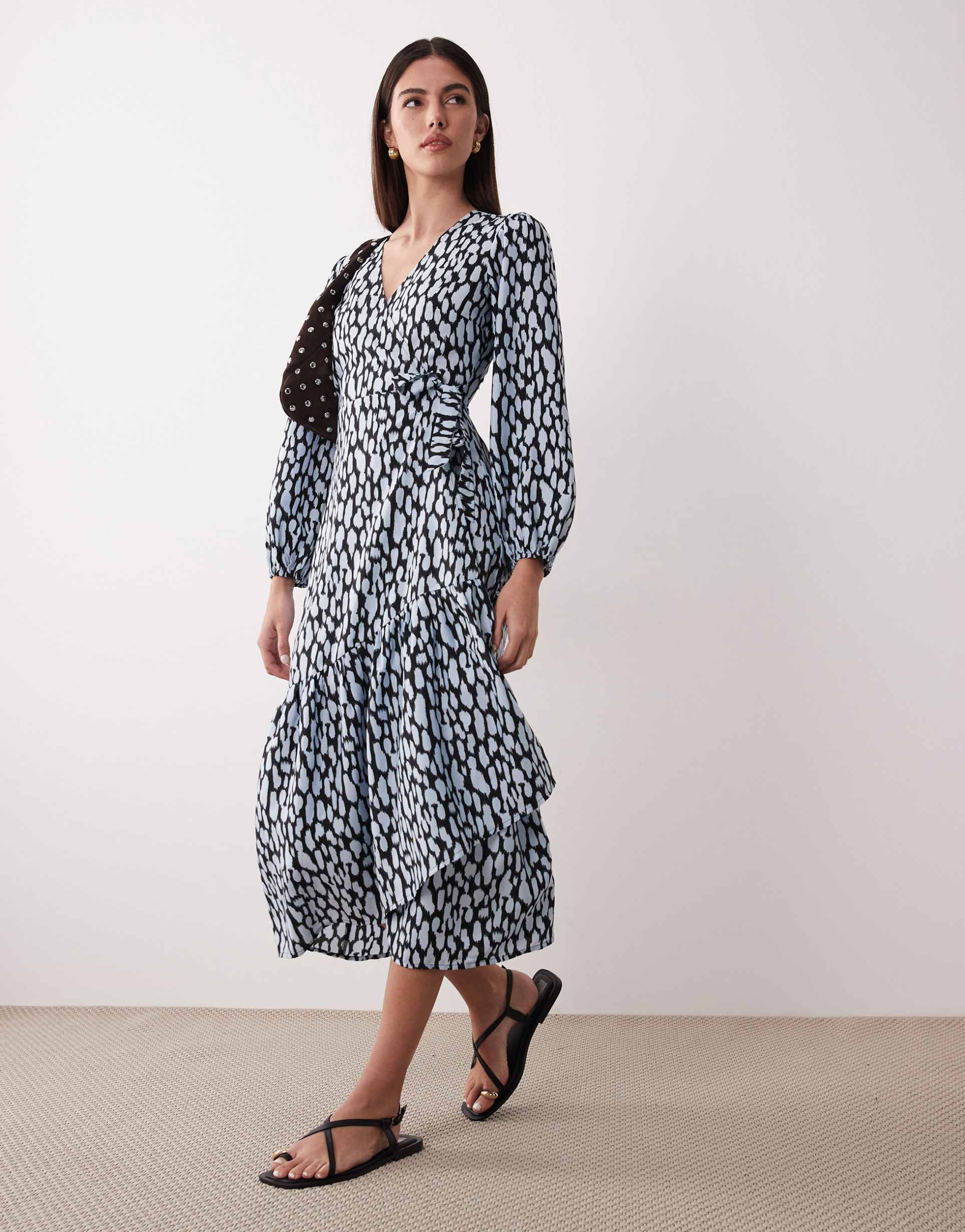 wednesday's girl long sleeve tie detail wrap dress in blue smudged dots