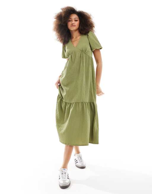 Wednesday's Girl – Luźna teksturowana sukienka midi z dekoltem w szpic w kolorze khaki 