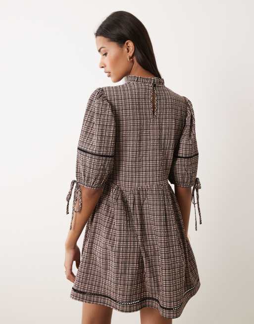 Wednesday's Girl - Lyserød ternet minikjole med smock og tekstur, 4 af 4