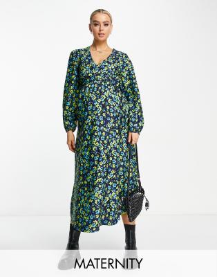 Wednesday’s Girl Maternity long sleeve wrap maxi dress in blue ditsy floral-Green