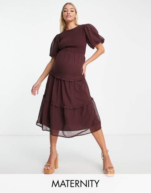 Wednesday's Girl Maternity – Warstwowa sukienka midi z bufkami w kolorze śliwkowobrązowym