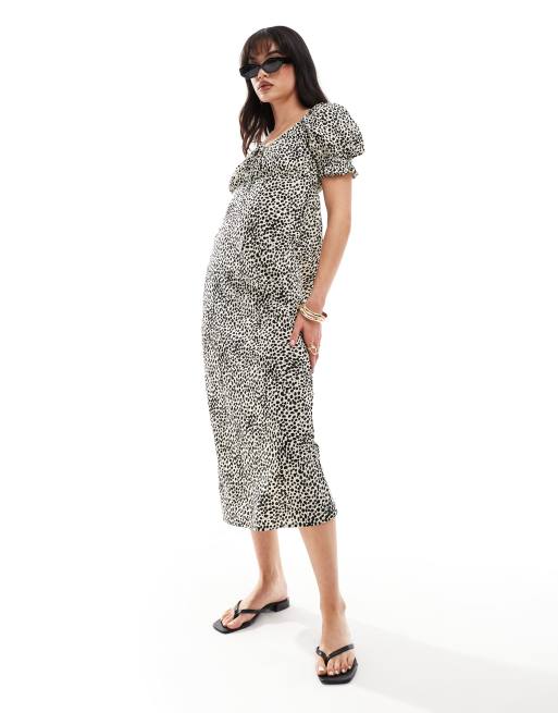 Wednesday's Girl - Midaxi jurk met gestrikt detail, lage ronde hals en stippenprint in stone 