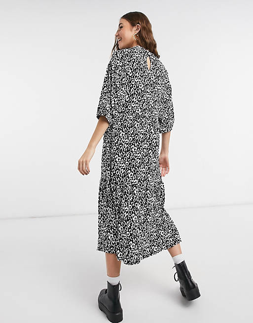  Wednesday's Girl midi dress with tiered skirt in monochrome animal print 