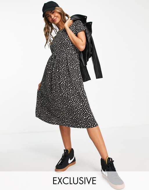 Wednesday's Girl - Midi smockjurk in zwart met vlekkerige stippenprint