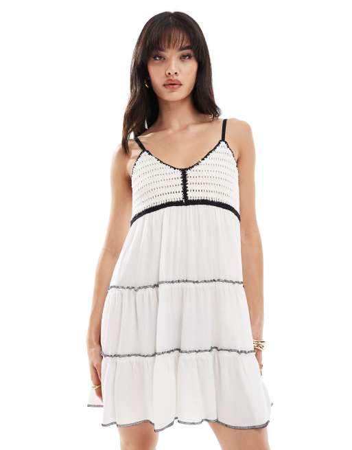 Wednesday's Girl - Mini cami jurk met stroken en gehaakt detail