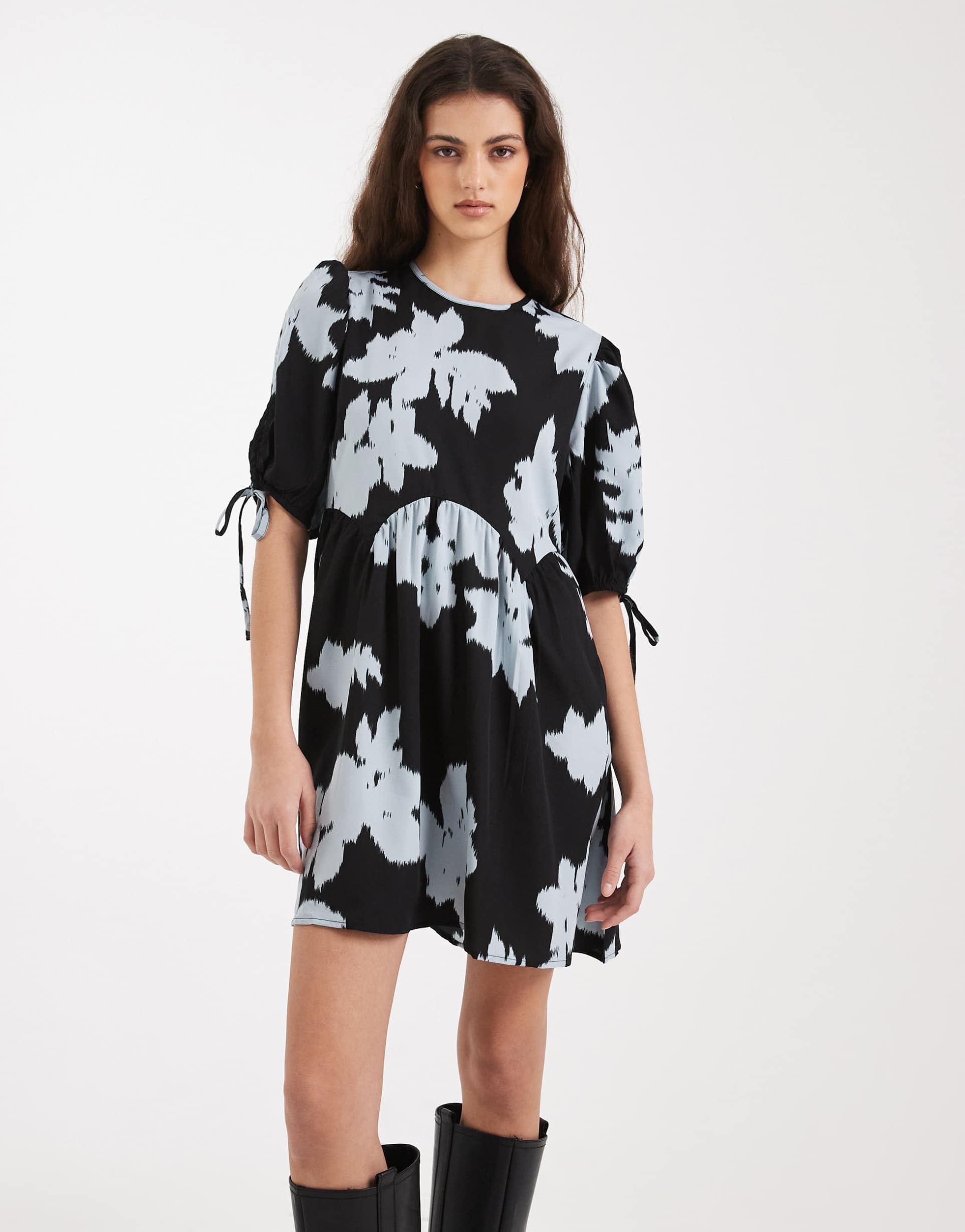wednesday's girl mini smock abstract dress in blue foral