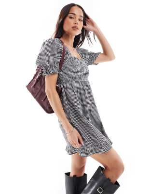 Wednesday's Girl - Minikleid in Schwarz mit Vichy-Karo und gesmoktem Detail
