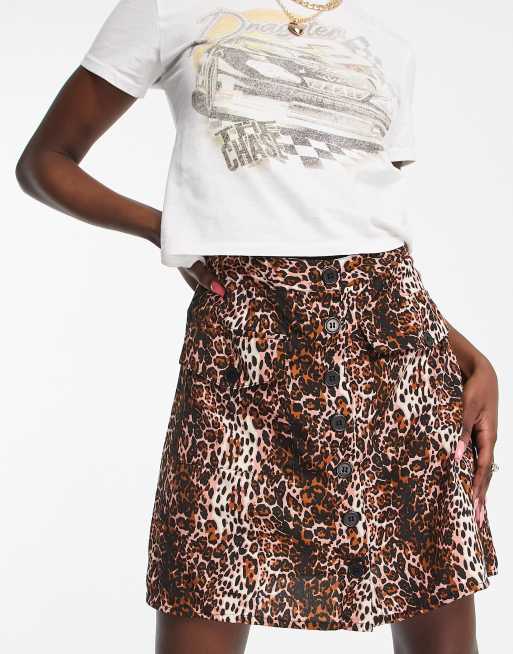 Wednesday's Girl - Mininederdel med knapper og A-form i leopardprint