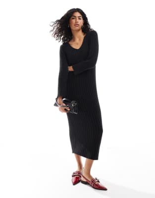 Wednesday's Girl - Oversize-Maxikleid aus flauschigem Garn in Schwarz