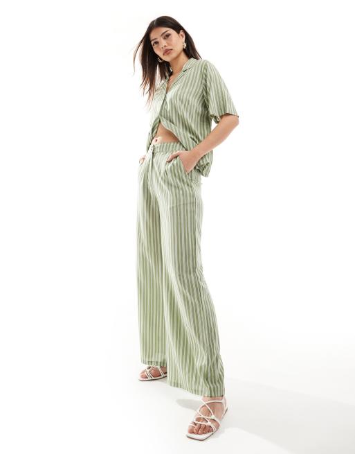 Wednesday's Girl - Pantaloni a fondo ampio in lino verde salvia a righe in coordinato