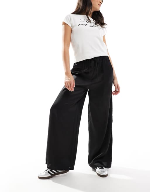 Wednesday's Girl - Pantaloni a fondo ampio neri in raso