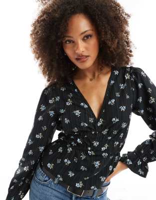 Wednesday's Girl - Plissee-Bluse in Schwarz mit Blümchen-Print