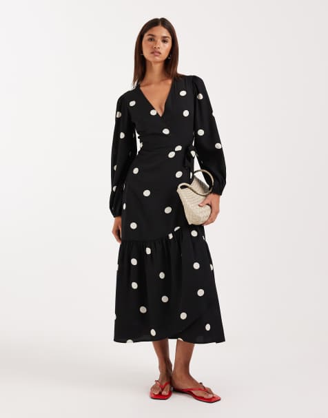 Wednesday's Girl - Polkaprikket midaxi-kjole med lange ærmer og slå om-design - view 1