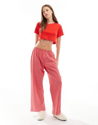 Wednesday's Girl - Pyjama aus gestreifter Hose und Pointelle-T-Shirt in Rot