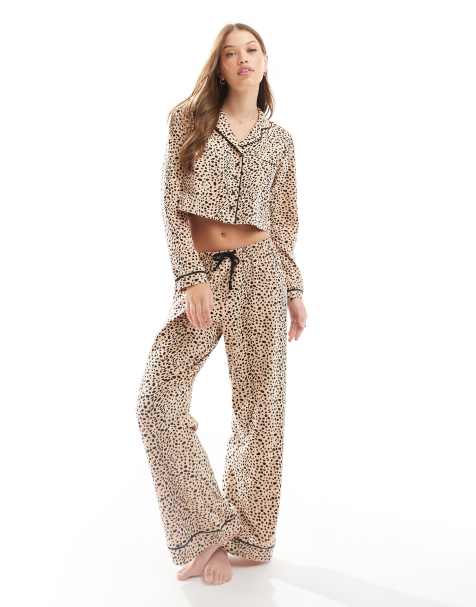 Wednesday's Girl - Pyjamaset met luipaardprint en lange mouwen in beige - view 1