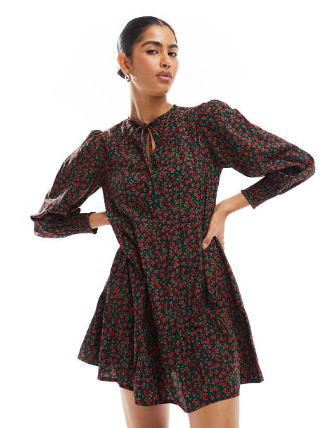 Wednesday's Girl - Robe babydoll courte à fleurs style grunge - Noir et rouge - view 1