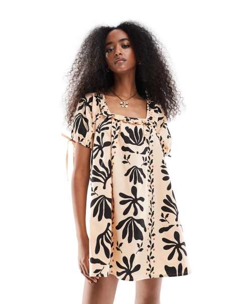 Wednesday's Girl - Robe babydoll courte à imprimé audacieux - Sable - view 1