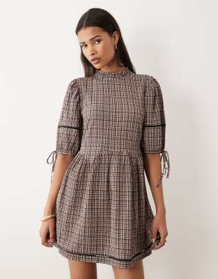 Robe babydoll courte texturée à carreaux - Rose XS
