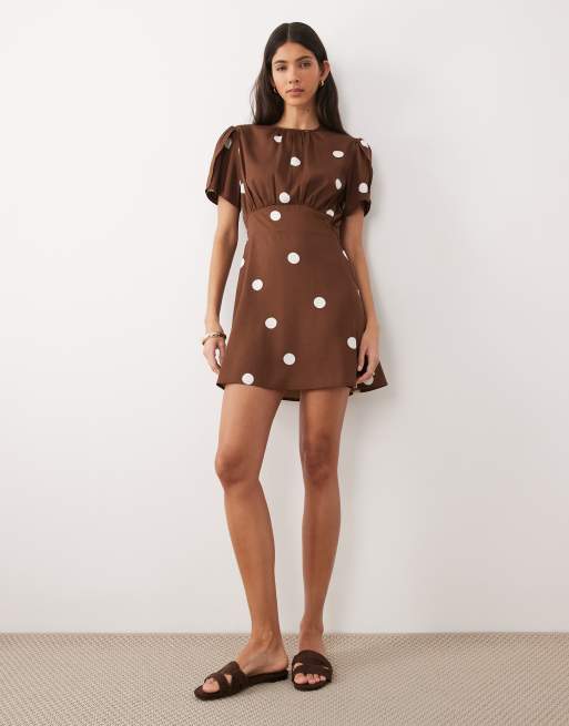 Wednesday's Girl - Robe courte à manches courtes et pois - Marron , 2 de 4